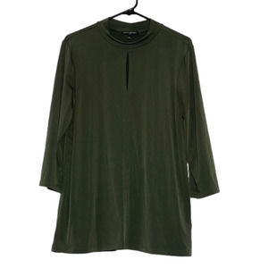 Banana Republic (Factory) Good Used Condition Size L. 3/4 Sleeve Top.